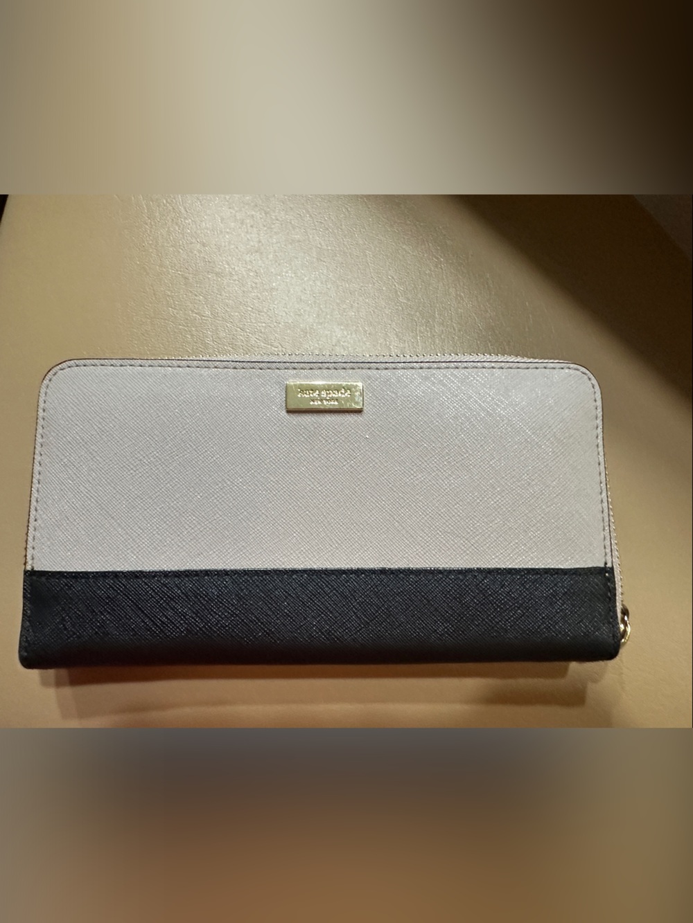 Kate Spade ♠️ Two-Tone Zip Wallet – Black and Light Beige